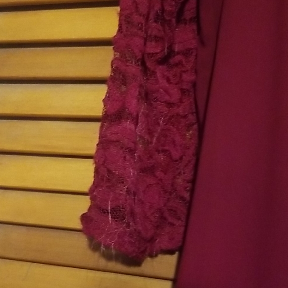 Dark red lace and sheer tunic - Picture 3 of 5